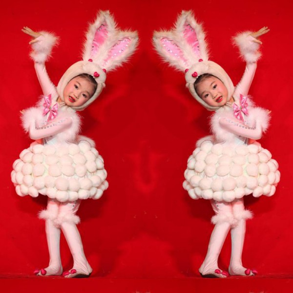 https://www.aokdress.com/image/cache/data/little-white-rabbit-children-bunny-cosplay-performance-costume-kindergarten-girl-bunny-obediently-cartoon-animal-rabbit-modeling-dance-performance-jumpsuits-16572-600x600.jpg